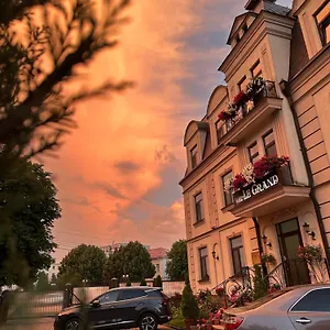 Отель ле гранд